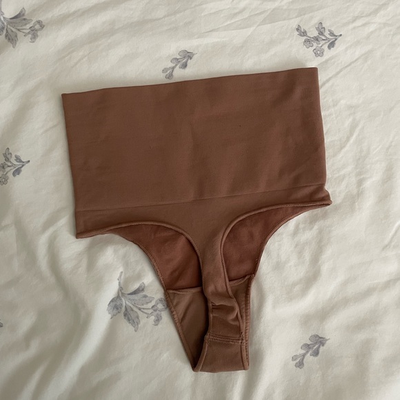 Skims NWOT mid waist  underwear - Picture 5 of 5